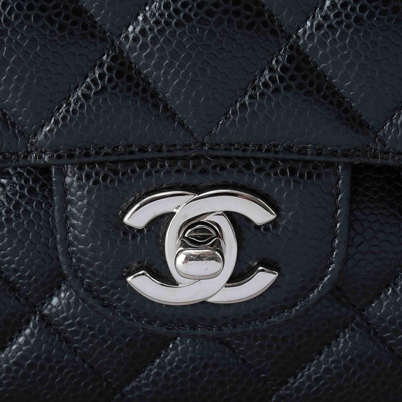 CHANEL(USED)샤넬 A01112 캐비어 클래식 미듐 플랩백